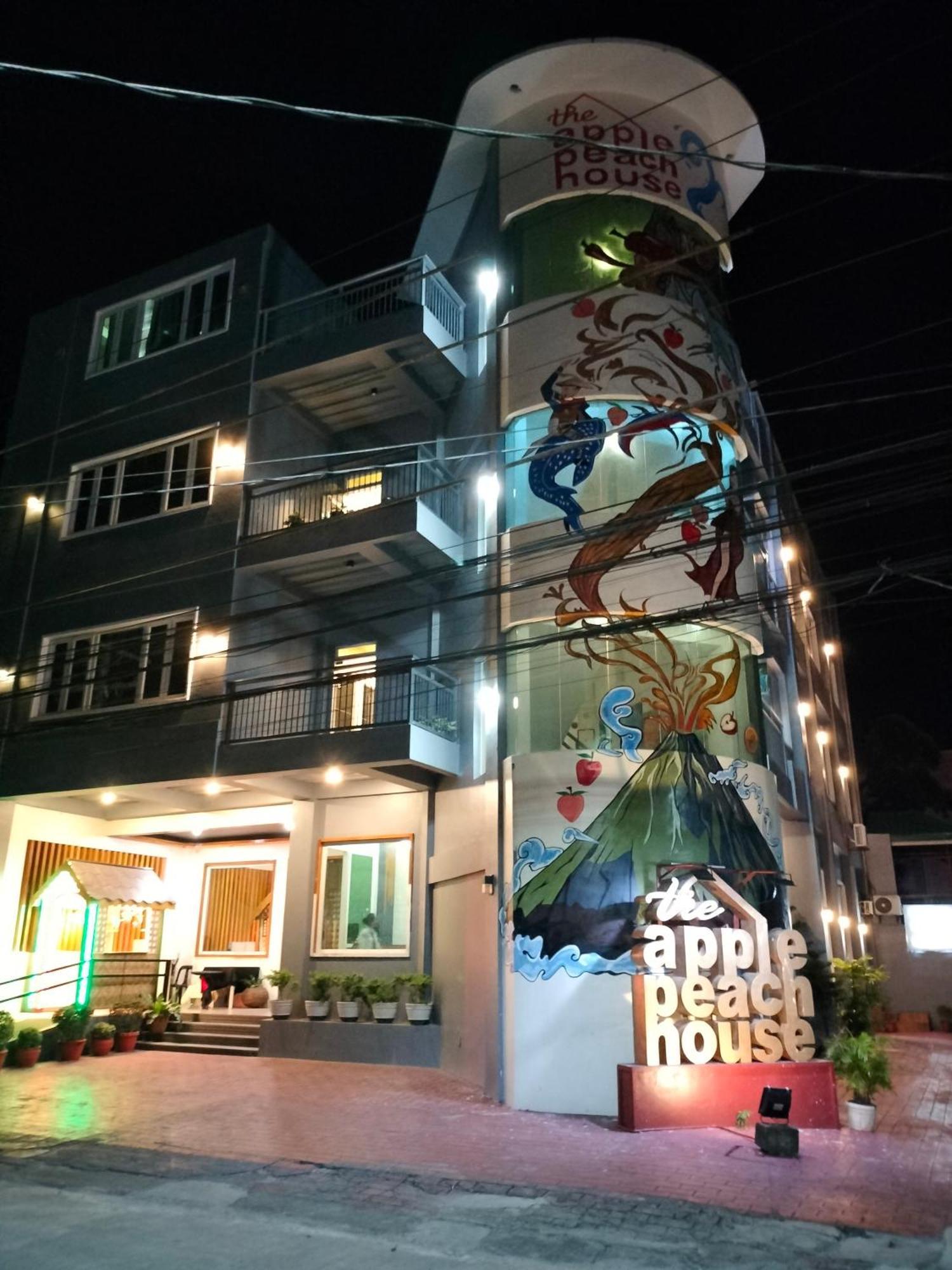 The Applepeach House Hotel Legazpi Exterior photo